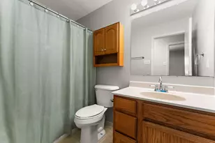 724 Capitol Rd, Valparaiso, IN 46385 - Photo 17