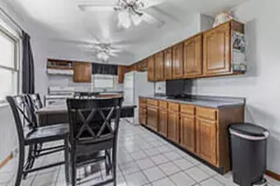 2629 Tulip Tree Ln, Dyer, IN 46311 - Photo 7