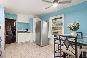206 E Manor Dr, Griffith, IN 46319 - Photo 9