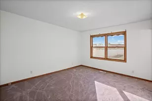 8404 Ellsworth Pl, Merrillville, IN 46410 - Photo 17