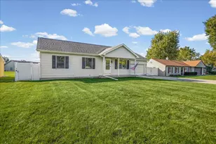 8404 Ellsworth Pl, Merrillville, IN 46410 - Photo 3