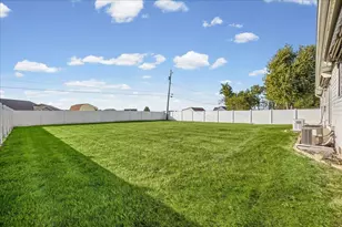 8404 Ellsworth Pl, Merrillville, IN 46410 - Photo 23