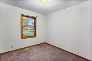 8404 Ellsworth Pl, Merrillville, IN 46410 - Photo 15