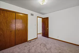8404 Ellsworth Pl, Merrillville, IN 46410 - Photo 21