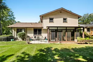 711 S 18th St, Chesterton, IN 46304 - Photo 31