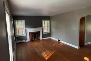 427 N Kelly St, Hobart, IN 46342 - Photo 3