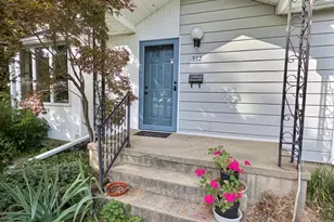 312 E Washington St, Kentland, IN 47951 - Photo 11