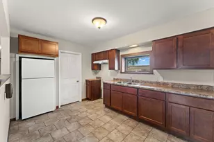 6679 Pennsylvania St, Merrillville, IN 46410 - Photo 5