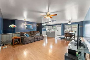 806 N Wheeler St, Griffith, IN 46319 - Photo 5
