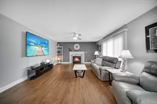 1517 Knighthood Dr, Dyer, IN 46311 - Photo 5