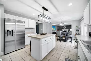 1517 Knighthood Dr, Dyer, IN 46311 - Photo 7