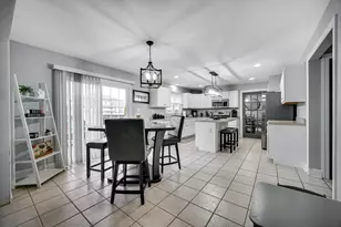 1517 Knighthood Dr, Dyer, IN 46311 - Photo 9