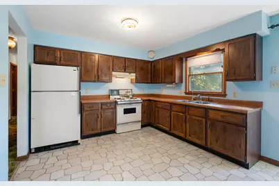 354 E 1300 N, Chesterton, IN 46304 - Photo 7