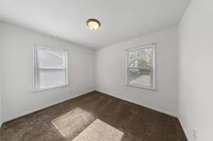 2828 Eleanor St, Portage, IN 46368 - Photo 9