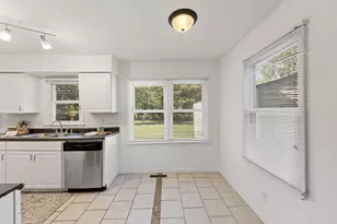 2828 Eleanor St, Portage, IN 46368 - Photo 5