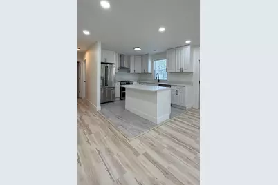 911 E 28th Avenue, Lake Station, IN 46405 - Photo 5