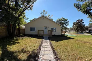 911 E 28th Ave, Lake Station, IN 46405 - Photo 3