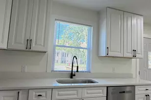 911 E 28th Ave, Lake Station, IN 46405 - Photo 9