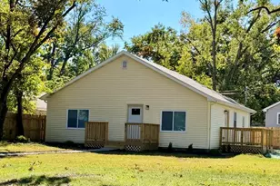911 E 28th Ave, Lake Station, IN 46405 - Photo 1