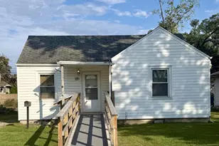 121 N Raymond St, Griffith, IN 46319 - Photo 1