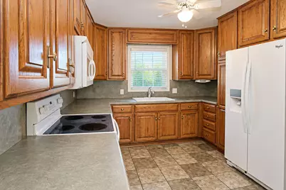 907 E 19th Street, La Porte, IN 46350 - Photo 13
