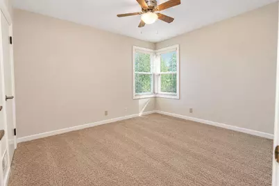 907 E 19th Street, La Porte, IN 46350 - Photo 11