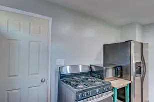1012 Elmhurst St, Valparaiso, IN 46385 - Photo 13