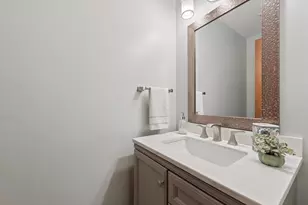 1204 Bartlett Dr, Valparaiso, IN 46383 - Photo 15
