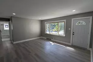 7049 California Ave, Hammond, IN 46323 - Photo 5