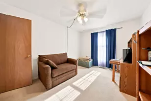 629 W 39th Pl, Hobart, IN 46342 - Photo 7
