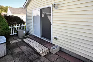 350 Brown Ct, Chesterton, IN 46304 - Photo 5
