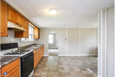 23910 Ivy Street, Schneider, IN 46376 - Photo 9