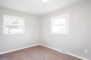 23910 Ivy St, Schneider, IN 46376 - Photo 17