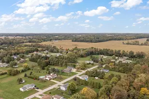 427 Northfield Ln, Valparaiso, IN 46383 - Photo 5