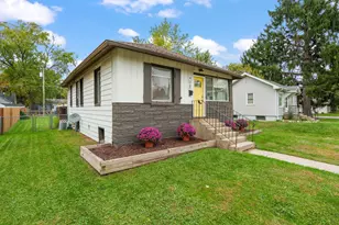 408 S 11th St, Chesterton, IN 46304 - Photo 1