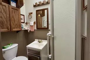 815 W 39th Ave, Hobart, IN 46342 - Photo 11