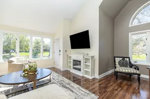 607 W 93rd Ct, Crown Point, IN 46307 - Photo 9
