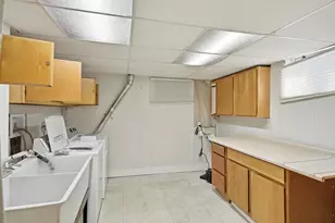 759 Water St, Hobart, IN 46342 - Photo 9