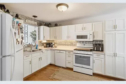 1233 W 82nd Lane, Merrillville, IN 46410 - Photo 9