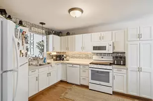 1233 W 82nd Ln, Merrillville, IN 46410 - Photo 9