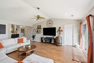 1233 W 82nd Lane, Merrillville, IN 46410 - Photo 5