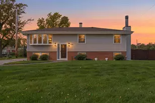 8508 Liable Rd, Highland, IN 46322 - Photo 1