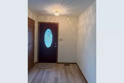 317 9th Circle SE, Demotte, IN 46310 - Photo 3