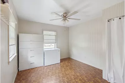 7902 Bertram Avenue, Hammond, IN 46324 - Photo 9