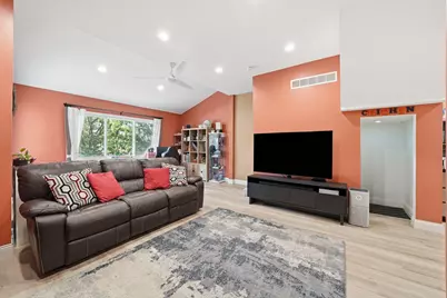 1639 Cleveland Avenue, Whiting, IN 46394 - Photo 5