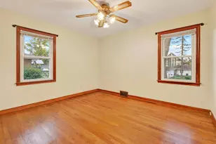 17 N Washington St, Hobart, IN 46342 - Photo 15