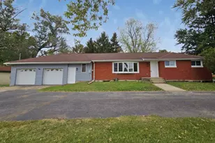 1707 E Glendale Blvd, Valparaiso, IN 46383 - Photo 1