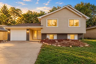 1710 W 53rd Avenue, Merrillville, IN 46410 - Photo 1