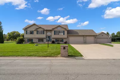 922 Plantation Road, Valparaiso, IN 46385 - Photo 1