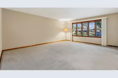 8112 Euclid Avenue, Munster, IN 46321 - Photo 5